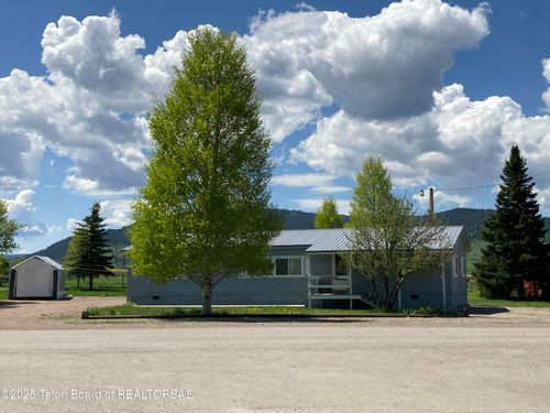 135 County Road 148, Smoot, WY, 83126-4001 | Card Image