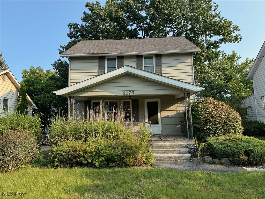 Oakmont Dr, Lyndhurst, OH 44124