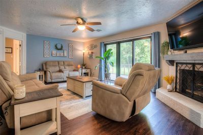 12 Sunrise Loop, House other with 3 bedrooms, 2 bathrooms and null parking in Huntsville TX | Image 3