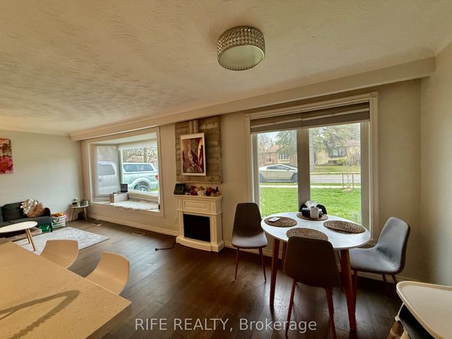 38 Aurora Heights Dr, House other with 3 bedrooms, 2 bathrooms and 2 parking in Aurora ON | Image 4