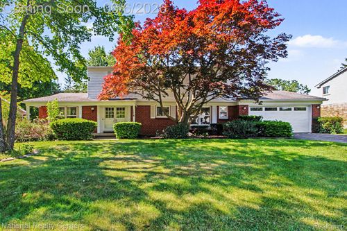 5535 Pembury, West Bloomfield, MI, 48322-4012 | Card Image
