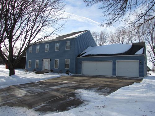 1700 Knollwood Dr, Fairmont, MN, 56031-2314 | Card Image