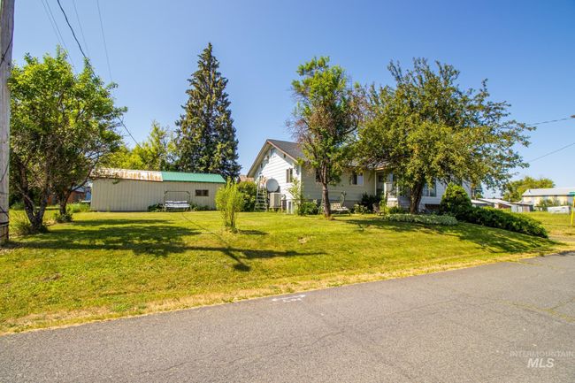 View of front of property with a front yard | Image 4