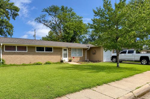 1220 Midland Ave, Salina, KS, 67401-8055 | Card Image