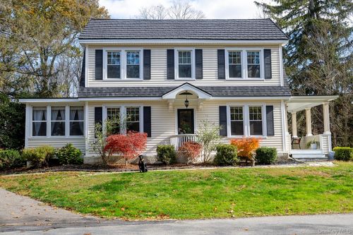 145 Drake Rd, Pleasant Valley, NY, 12569-7341 | Card Image