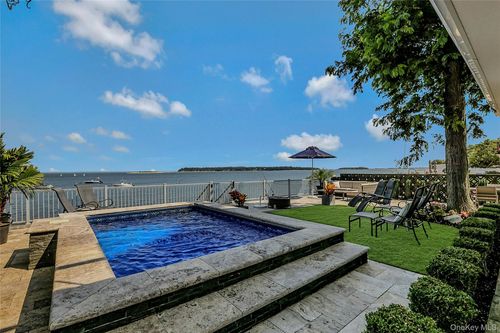 27 Shore Dr, Huntington, NY, 11743-1322 | Card Image