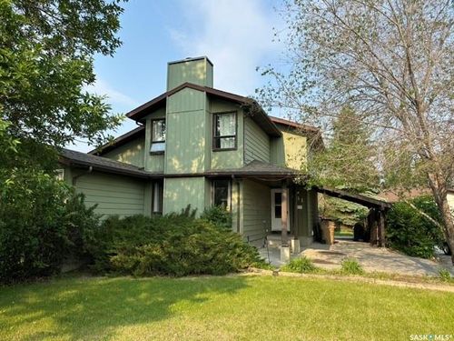 831 Dolan St, Regina, SK, S4X1T6 | Card Image