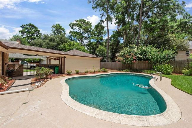 Imagine hot summer days enjoying this wonderful pool! | Image 33