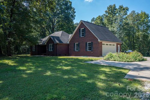 2150 Fox Creek Trl, Lincolnton, NC, 28092-6978 | Card Image