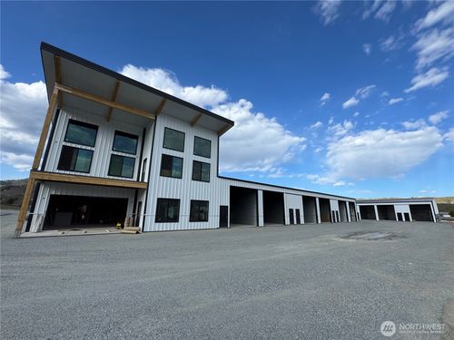 b8-73 E Shop Ave, Chelan, WA, 98816-9709 | Card Image