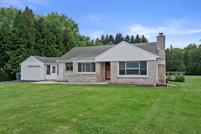 10905 N Cedarburg Rd, House other with 2 bedrooms, 1 bathrooms and null parking in Mequon WI | Image 2