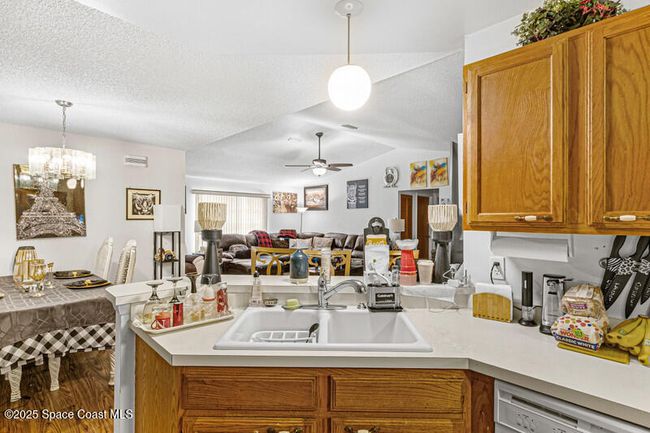 618 Americana Blvd Ne, House other with 3 bedrooms, 2 bathrooms and null parking in Palm Bay FL | Image 9