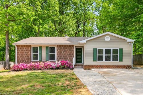 102 Cornwallis Dr, Mebane, NC, 27302-2008 | Card Image