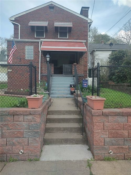 956 Beaver Rd, Ambridge, PA, 15003 | Card Image