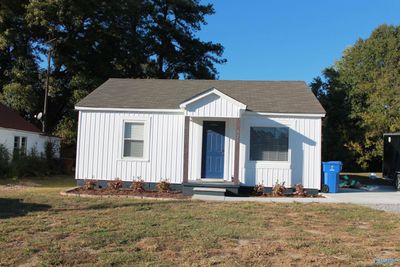 827 West Main Street, House other with 2 bedrooms, 1 bathrooms and null parking in Hartselle AL | Image 1