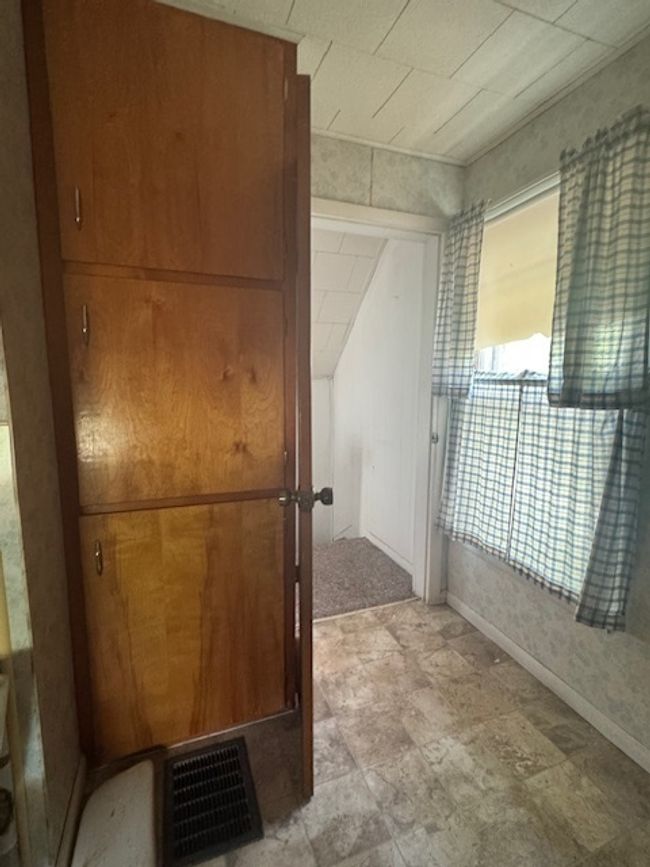 303 Prairie St, House other with 3 bedrooms, 1 bathrooms and 3 parking in Pontiac IL | Image 15