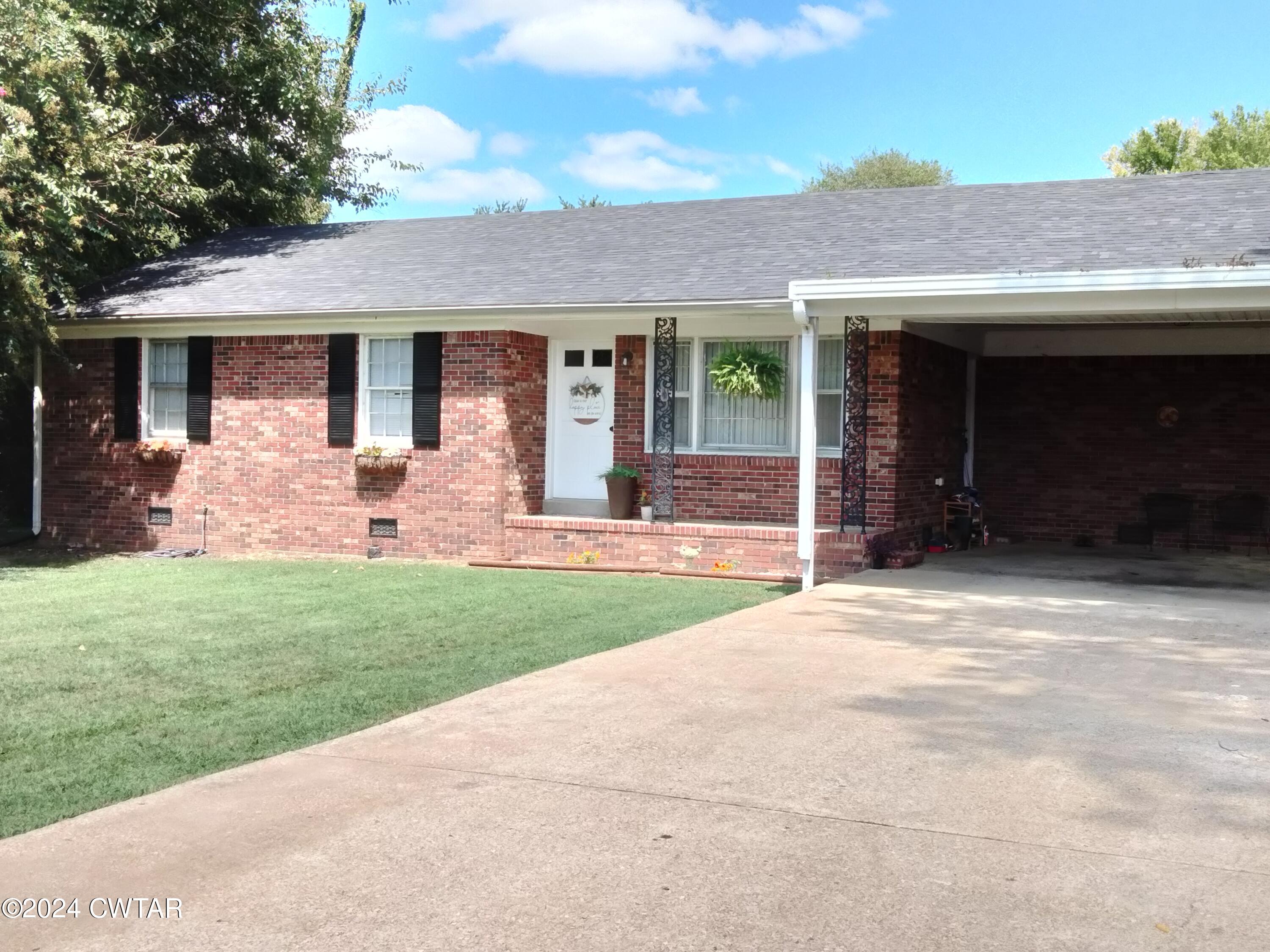 Glen Acres Dr, Jackson, TN 38301