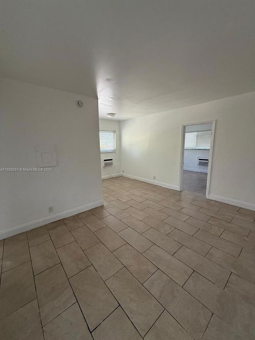 apt-6-7155 Rue Notre Dame, Miami Beach, FL, 33141-3658 | Card Image