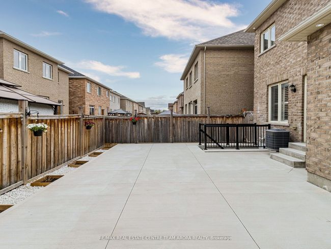 18 Fulmer Rd, House other with 6 bedrooms, 5 bathrooms and 5 parking in Brampton ON | Image 46