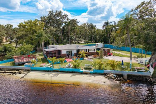 2102 W Ivy St, TAMPA, FL, 33607-1622 | Card Image