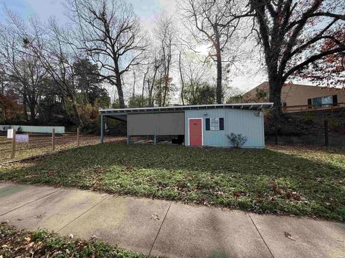 910 Park Ave, Hot Springs, AR, 71901-3013 | Card Image