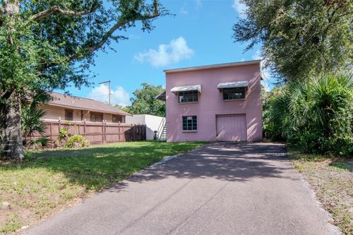 215 W Violet St, TAMPA, FL, 33603-2058 | Card Image