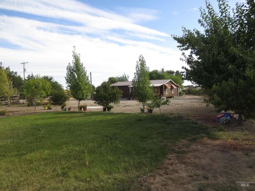 31977 Nob Ln, Parma, ID, 83660-6453 | Card Image
