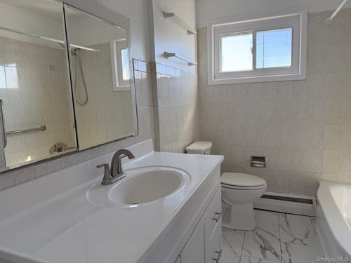 2f-1 Munro Blvd Boulevard, Hempstead, NY, 11581 | Card Image