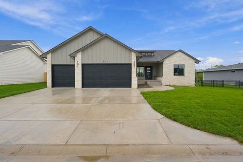 8231 E Summerside Pl, Bel Aire, KS, 67226-6634 | Card Image