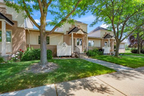 29680 Olympia Ct, Farmington Hills, MI, 48336-1340 | Card Image