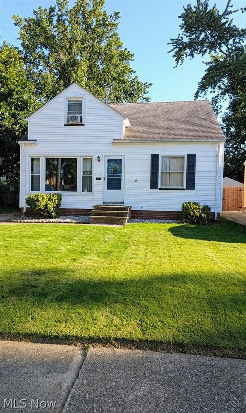 24900 Zeman Ave, Euclid, OH, 44123-1431 | Card Image