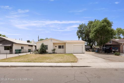 2317 E 11th St, Farmington, NM, 87401-7505 | Card Image
