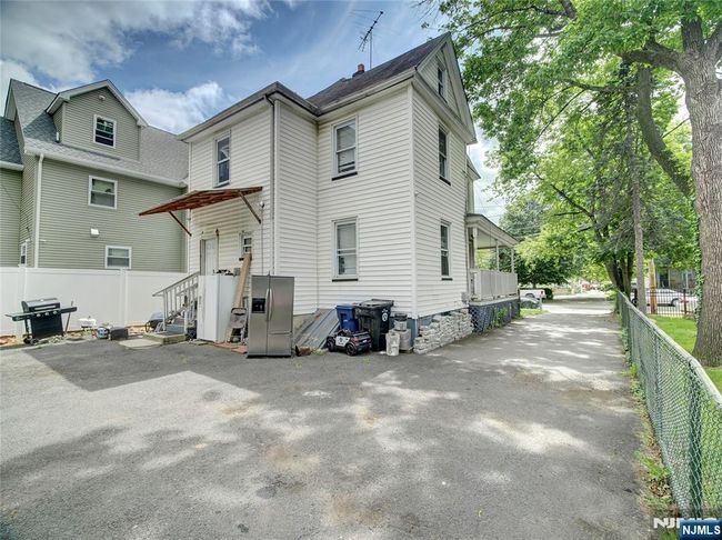41 - 539-41 E 2 Nd St, House other with 4 bedrooms, 2 bathrooms and null parking in Plainfield NJ | Image 17