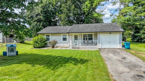 6505 Blackgum Cir, Knoxville, TN, 37918-9121 | Card Image