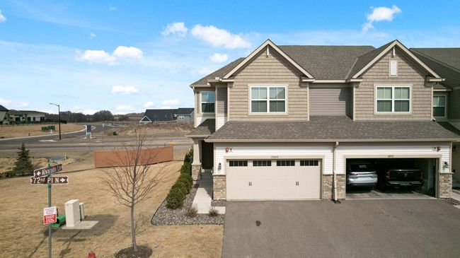 47_19000_72nd47_mls.jpg | Image 43