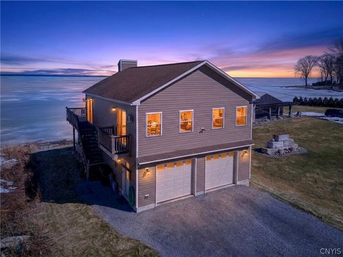 7113 Lakeshore Rd, Cicero, NY, 13039-9733 | Card Image