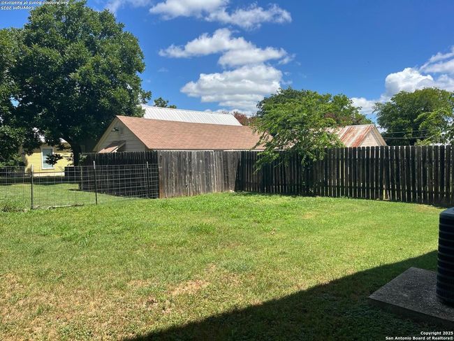 446 Waring Welfare Rd, House other with 2 bedrooms, 2 bathrooms and null parking in Waring TX | Image 15