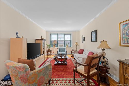 4j-78-10 34 Avenue, New York, NY, 11372 | Card Image