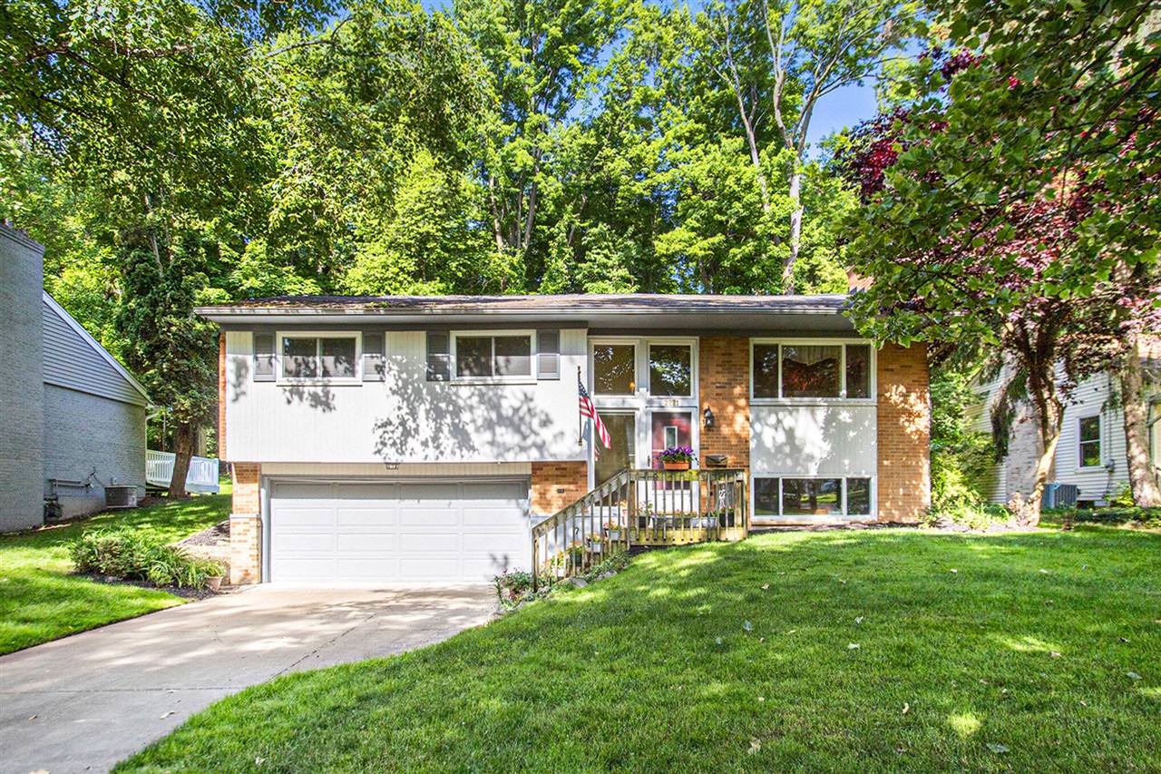 Sylvan Ave, Grand Rapids, MI 49506