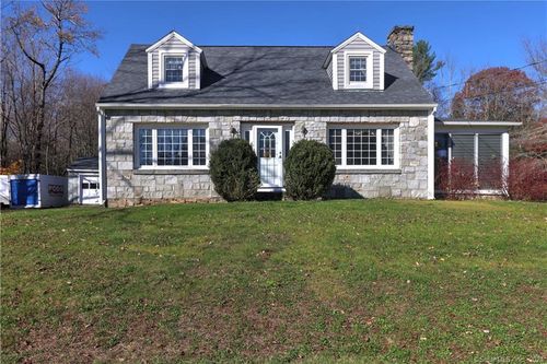 300 Center St, West Hartland, CT, 06091-4307 | Card Image