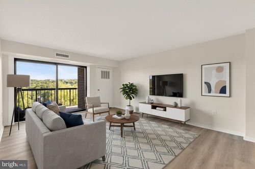 1010-200 N Pickett St, ALEXANDRIA, VA, 22304-2117 | Card Image