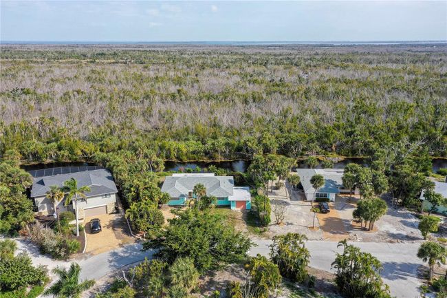1057 Blue Heron Dr, House other with 2 bedrooms, 3 bathrooms and null parking in Sanibel FL | Image 4