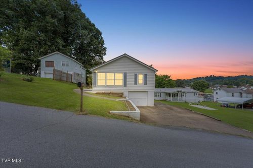1050 Cooper St, Kingsport, TN, 37665-1906 | Card Image