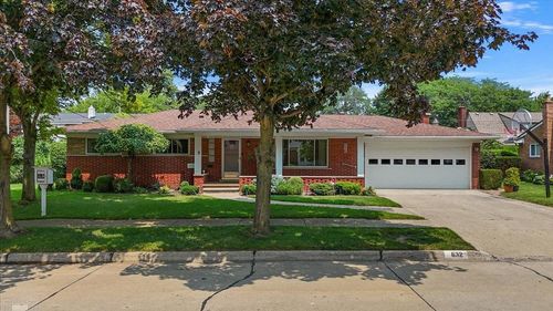 632 S Rosedale Ct, Grosse Pointe Woods, MI, 48236-1145 | Card Image