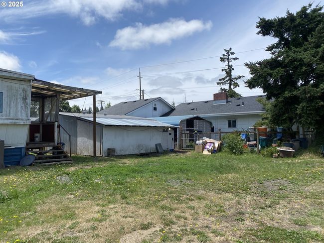 35001 Seavey Loop Rd, House other with 2 bedrooms, 1 bathrooms and null parking in Eugene OR | Image 15