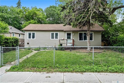 133 Osler St, Regina, SK, S4R1V3 | Card Image
