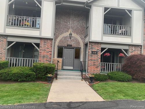 8-42160 Woodward Avenue Avenue, Bloomfield Hills, MI, 48304 | Card Image