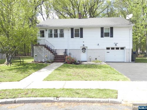 16 Seiler Ct, Little Ferry, NJ, 07643-1209 | Card Image