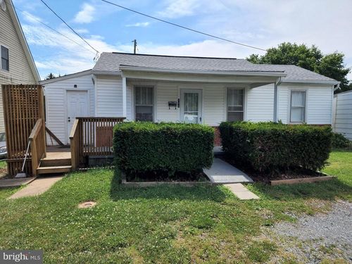 100 S Buchannan St, RANSON, WV, 25438-1004 | Card Image