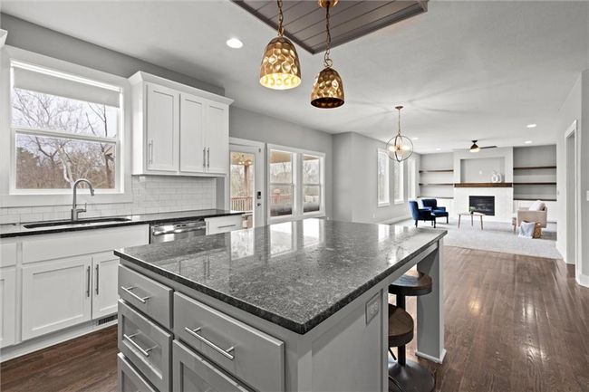 7295 Nw Forest Lakes Dr, House other with 5 bedrooms, 5 bathrooms and null parking in Parkville MO | Image 8